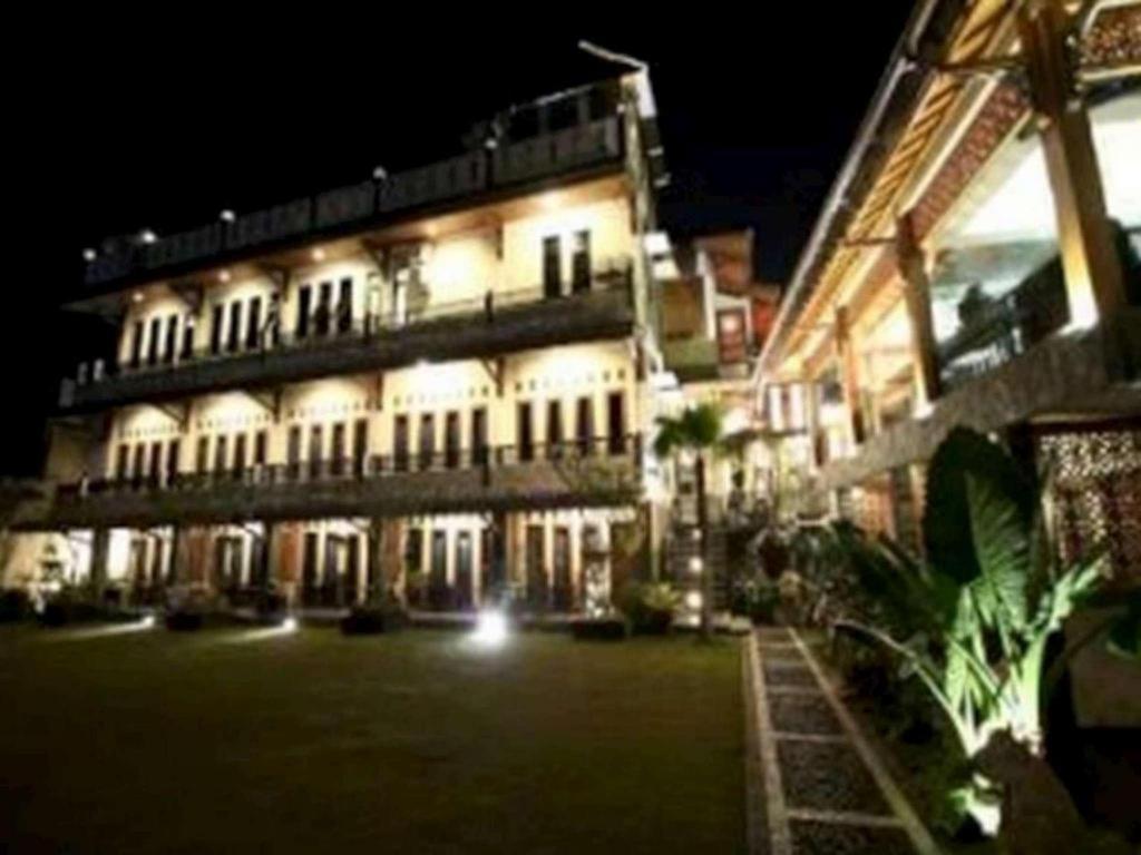 New Ayuda Puncak Hotel Exterior photo